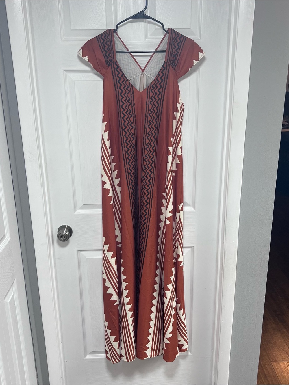 Women's Rust Tribal Print Maxi Dress with V-Neck Size M